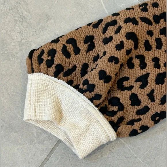 NWT BiBi Star Patched Front Thermal Knit
Color Block Top with Leopard Print Star - Picture 6 of 7